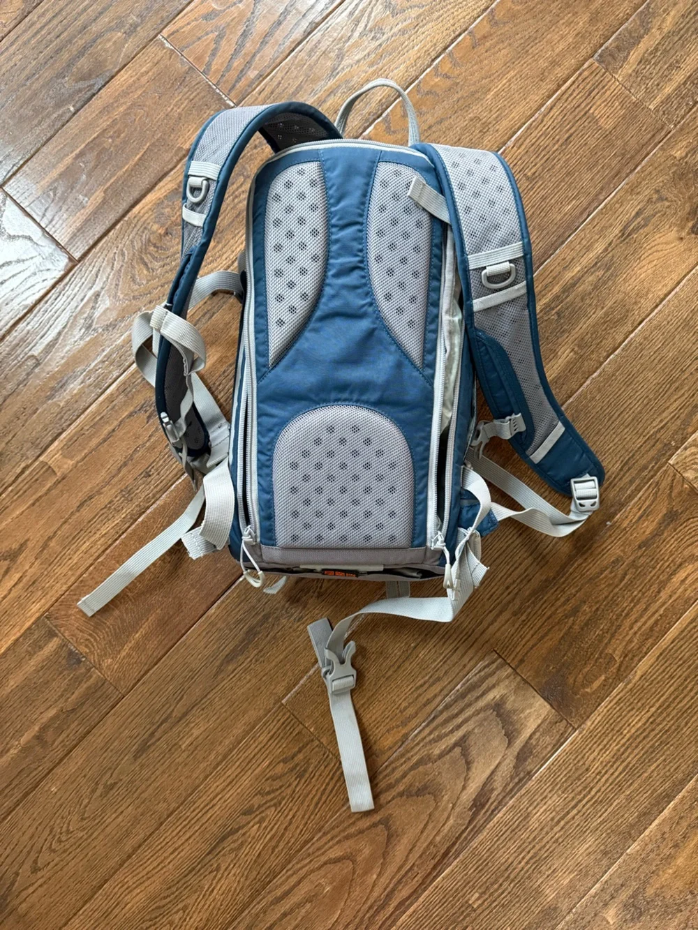LowePro Flip Side 10L AW - camera backpack